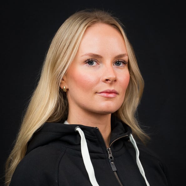 Henni Kovanen in a black hoodie