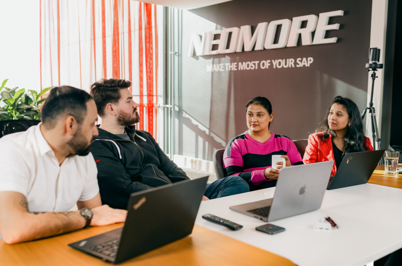 Neomore employees