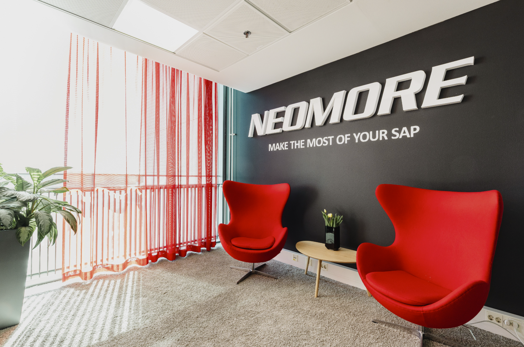 Neomore meeting room